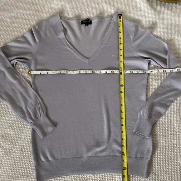 Escada Sport v-neckline wool/cachemire blend lightweight silver sweater Size L - Picture 10 of 16